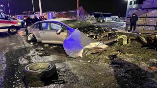 İstanbulda feci kaza, otomobil sürücüsü hayatını yitirdi