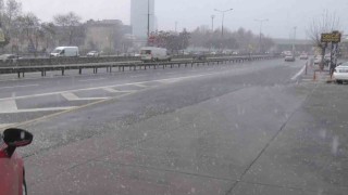 İstanbulda kar yağışı devam ediyor