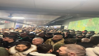İstanbulda metro duraklarındaki yolcu yoğunluğuna vatandaş tepkisi