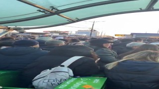 İstanbulda tramvay seferlerinde gecikme çileden çıkardı, yoğunluk oluştu