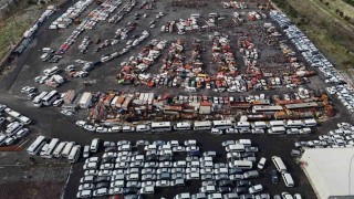 İstanbulun hurda otomobilleri, araç mezarlığında çürüyor