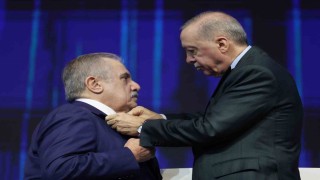 İYİ Partiden istifa eden İstanbul Milletvekili Mehmet Salim Ensarioğlu, AK Partiye katıldı.