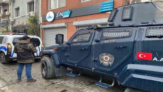 İzmirde HDK eş sözcüsünün de aralarında bulunduğu 7 şüpheli gözaltında