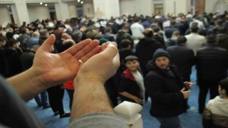 İzmirde ilk teravih namazı kılındı
