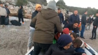 İzmirde karada tespit edilen 62 düzensiz göçmen yakalandı
