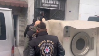 İzmirde masaj salonuna fuhuş baskını: 9 gözaltı