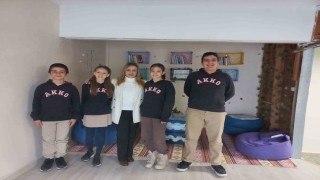 İzmirde ortaokul öğrencilerinden geri dönüşüm kütüphanesi