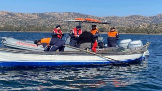Jandarma ekipleri Bafa Gölünde denetimlerine devam ediyor