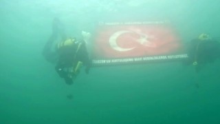 Jandarma ekipleri Trabzonun kurtuluşunu mavi deriliklerde kutladı