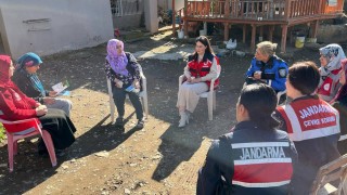 Jandarma, Kadına Şiddet ve Hayvan Hakları Konularında Bilgilendirme Yaptı
