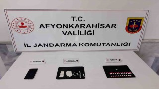 Jandarma zehir tacirini uyuşturucuyu satamadan yakaladı