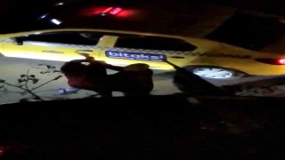 Kadıköyde takside ters yön kavgası: Yolcu çileden çıktı