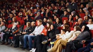 Kahramanmaraş’ta Kahkaha Dolu Gece: “Deliriyorum Ben Haberin Olsun” Sahnelendi