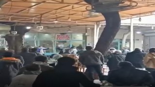 Kahvehanede kavga: Sandalye ve yumruklar havada uçuştu
