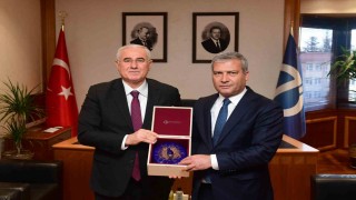 Kamu Başdenetçisi Akarca, Rektör Adıgüzeli ziyaret etti