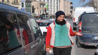 Kanaatkar dilenci, anlık yaşıyor