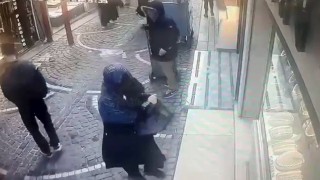Kapalıçarşıda film gibi olay: Suç makinesi kadın kılığına girerek hırsızlık yaptı