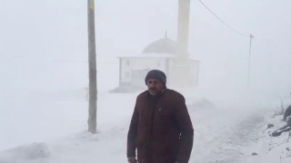 Kar Erzurumda köyleri esir aldı
