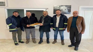 Kar küreme ekiplerine baklava ikramı