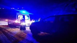 Karda mahsur kalan hasta ve düğün konvoyundakiler kurtarıldı