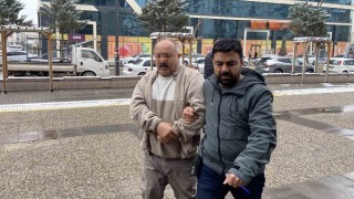 Kardeşi ve yeğenini bıçaklayan şahıs adliyede