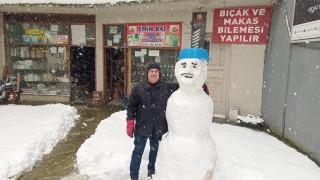 Karın tadını müşteri bulamayan esnaf çıkardı