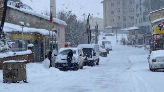 Karlıovada 20 köy yolu ulaşıma kapandı