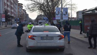 Kars polisi, okul çevrelerinde denetimlerini sıklaştırdı