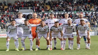Karşıyaka, üst üste iki hafta evinde
