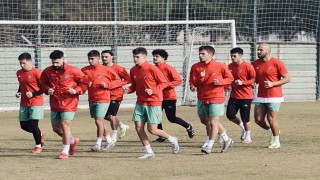 Karşıyakada futbolcular antrenmana çıkmadı