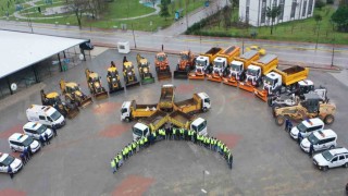 Kartepede ekipler yoğun kar yağışına karşı teyakkuzda