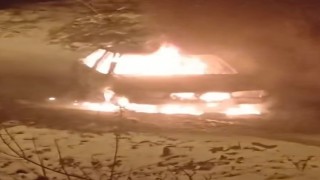 Kastamonuda seyir halindeki otomobil alev alev yandı