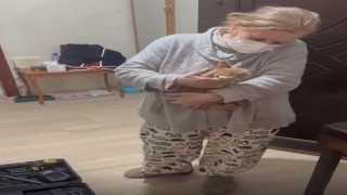 Kayseride bacada sıkışan kedi enkaz altı görüntüleme cihazı ile kurtarıldı