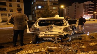 Kaza yaptı, yaralı arkadaşlarını bırakıp kaçtı