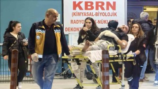 Kediden korkarak camın üzerine düşen genç yaralandı