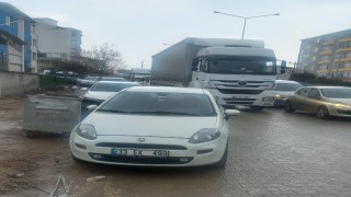 Kendi kendine hareket eden otomobil yayalara çarptı: 3 yaralı