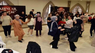 Kepezli kadınlar gönüllerince eğlendi