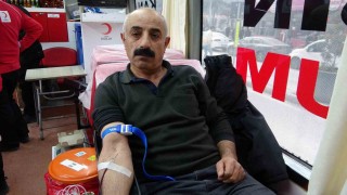 Kızılaya kan bağışlayanlara oyuncak hediye