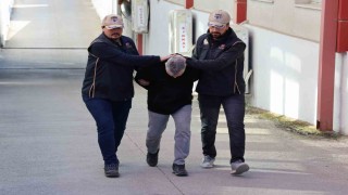Komiserlik sınav sorularını sızdıran FETÖnün mahrem sorumlusu Adanada yakalandı