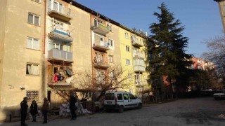 Konyada 5 katlı apartman çökme riskine karşı boşaltıldı