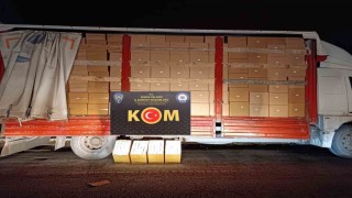 Konyada 8 milyon 750 bin lira değerinde milyonlarca adet kaçak makaron ele geçirildi