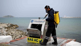 Kuşadası Belediyesi ilçe genelinde temizlik çalışmalarına devam ediyor