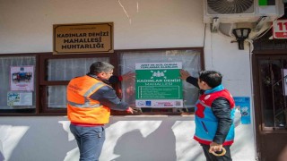 Kuşadasında afet toplanma alanlarıyla ilgili afişli bilgilendirme