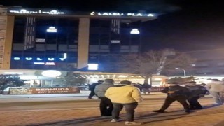 Kütahyada 7. kattan atlayan kadın yaralandı