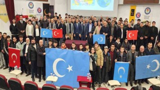 Kütahyada Geçmişten Günümüze Doğu Türkistan konulu konferans