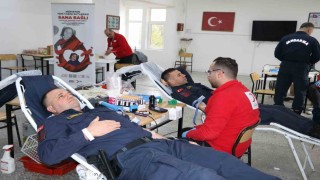 Kütahyada jandarmadan Kızılaya kan bağışı