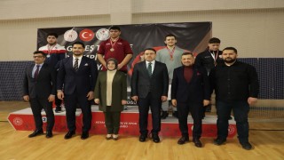 Kütahyada U-17 Güreş Türkiye Grup müsabakaları sona erdi