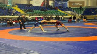 U17 Güreş Türkiye Grup Müsabakaları Kütahya’da Başladı