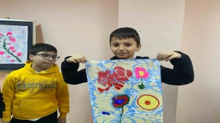 Kütüphaneler projesi çerçevesinde öğrenciler ebru sanatı yaptı