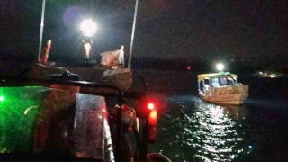 Makine arızası yapan tekneyi Kıyı Emniyet ekipleri kurtardı